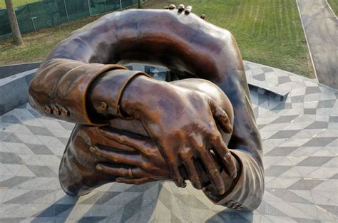 CONFRADIA/KOMUNIDAD: THE WORLD EMBRACED BY .